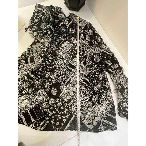 Fashion Bug women’s blouse size 30/32 black white - Picture 4 of 6